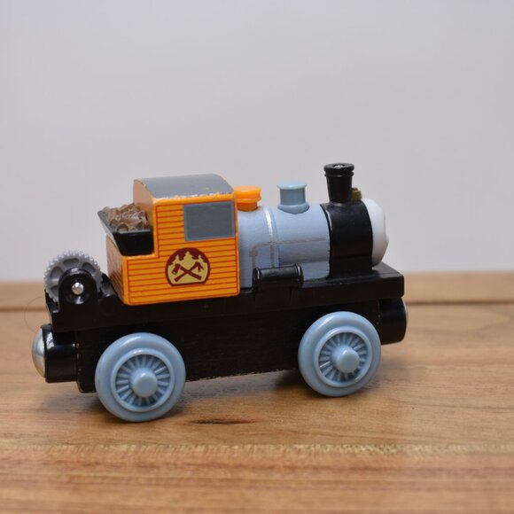 BASH 2012 - Thomas & Friends Wooden Railway Train Engine Magnetics Y4383 - Picture 5 of 7